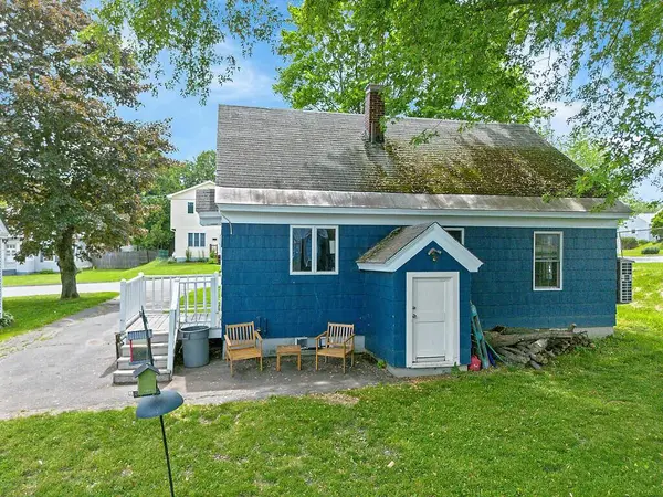 29 Sterling ST, Waterville, ME 04901