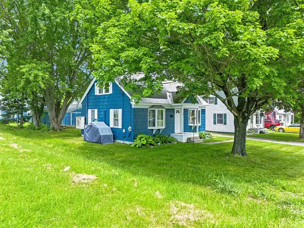 29 Sterling ST, Waterville, ME 04901