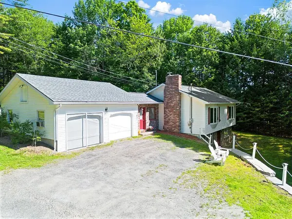 573 Augusta RD, Belgrade, ME 04917