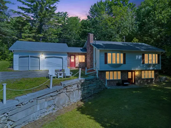 573 Augusta RD, Belgrade, ME 04917