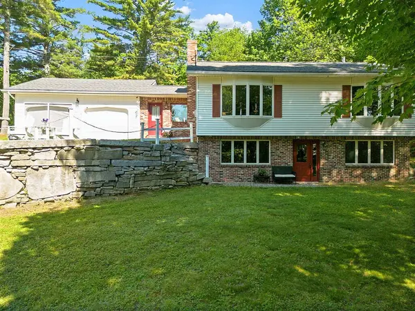 573 Augusta RD, Belgrade, ME 04917