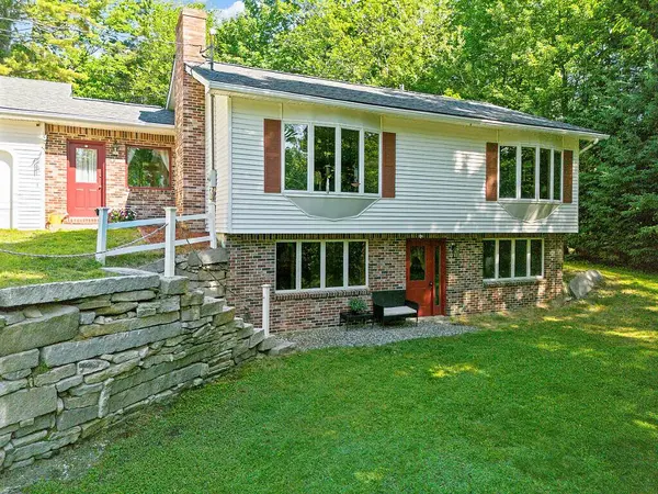 573 Augusta RD, Belgrade, ME 04917