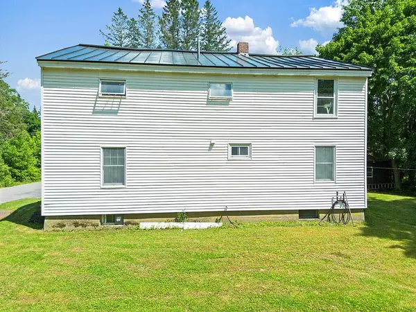 8 Paul AVE, Waterville, ME 04901