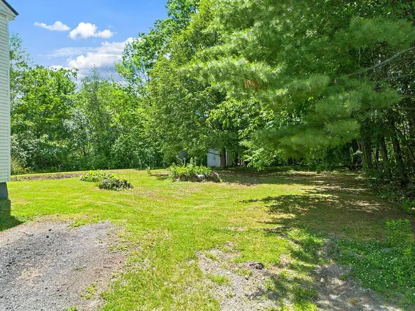 8 Paul AVE, Waterville, ME 04901
