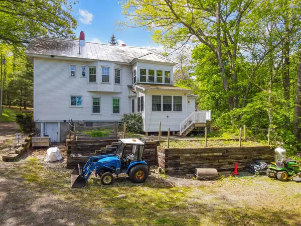 103 Taylor Woods RD, Belgrade, ME 04917