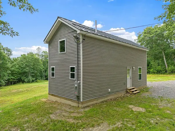 212 Ross Hill RD, Saint Albans, ME 04971