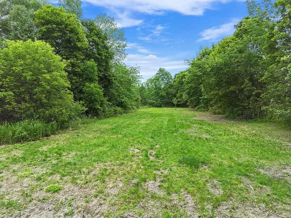 23 Prospect ST, Dexter, ME 04930