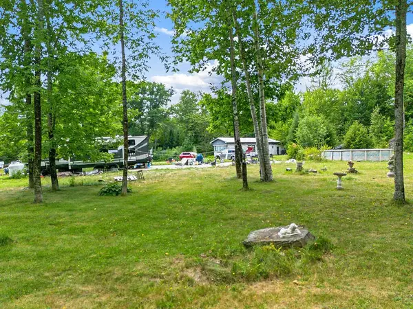 3 Alley LN, Troy, ME 04987