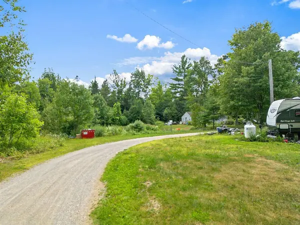 3 Alley LN, Troy, ME 04987