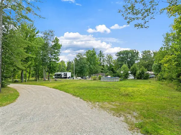 3 Alley LN, Troy, ME 04987