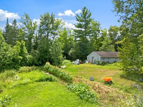3 Alley LN, Troy, ME 04987