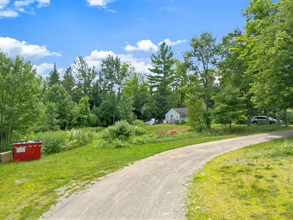 3 Alley LN, Troy, ME 04987