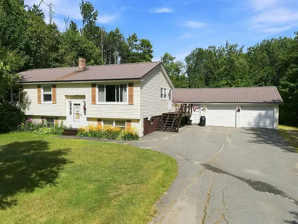 41 Crescent ST