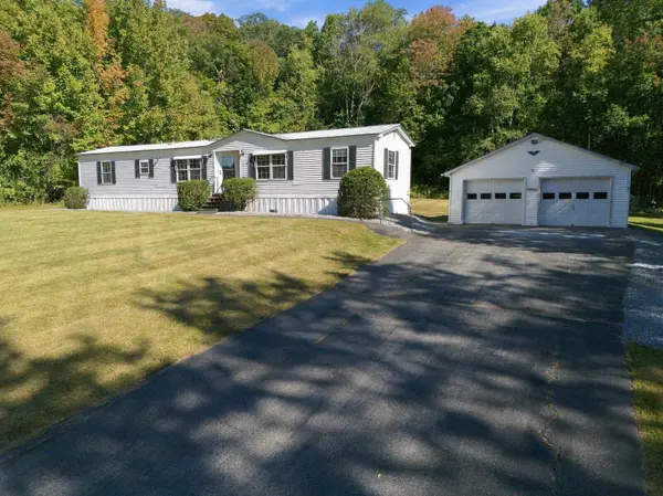 87 Summer ST, Oakland, ME 04963