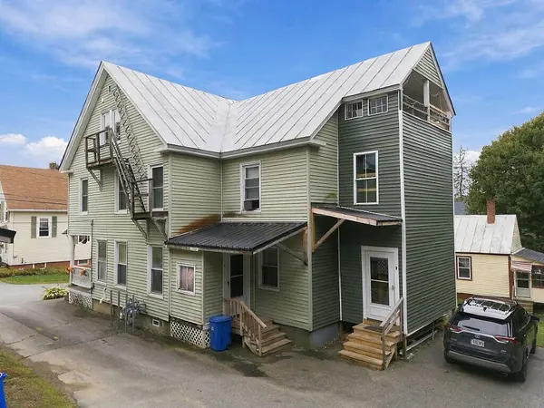 12 Boothby ST, Waterville, ME 04901