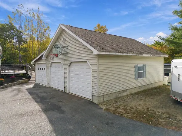 217 Hinkley RD, West Gardiner, ME 04345