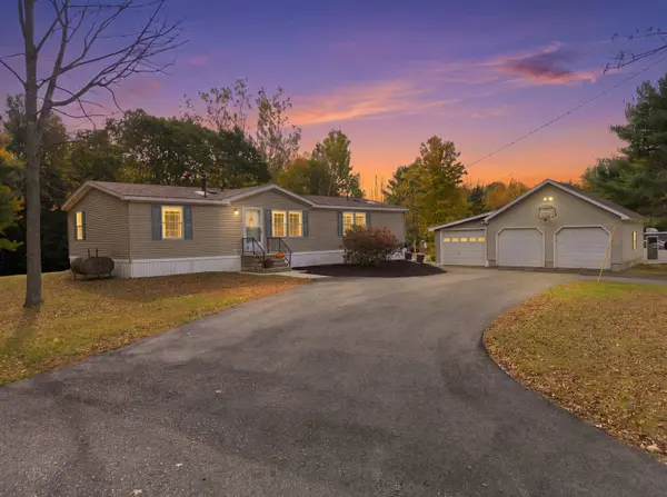217 Hinkley RD, West Gardiner, ME 04345