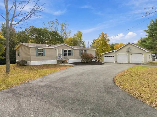 217 Hinkley RD, West Gardiner, ME 04345