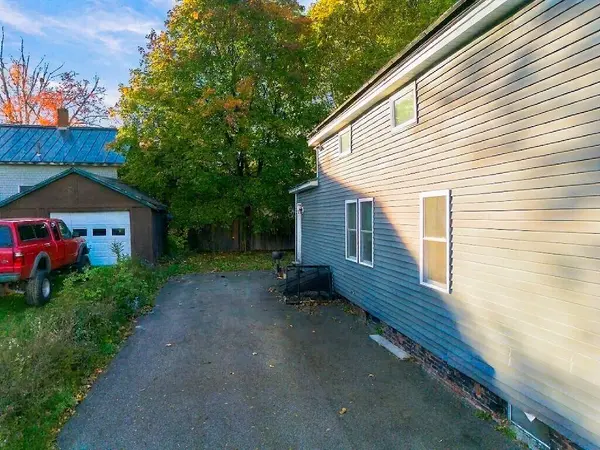9 Russell ST, Waterville, ME 04901
