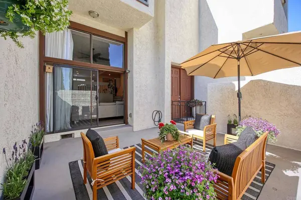 6755 Caminito Del Greco, San Diego, CA 92120
