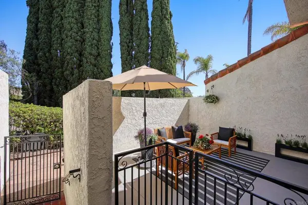 6755 Caminito Del Greco, San Diego, CA 92120