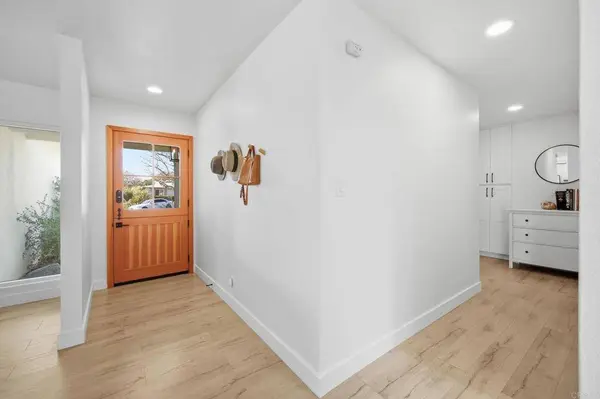1801 Ratcliff RD, Carlsbad, CA 92008