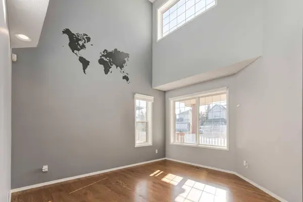 161 Douglas Ridge PL SE, Calgary, AB T2Z 2T3