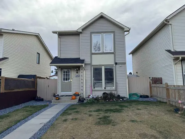 371 Falshire DR NE, Calgary, AB T3J 1T8