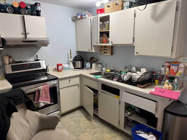 371 Falshire DR NE, Calgary, AB T3J 1T8