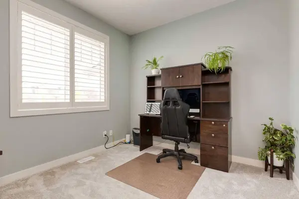 439 Canals BLVD SW, Airdrie, AB T4B 2N9