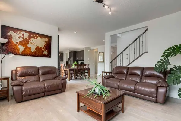 439 Canals BLVD SW, Airdrie, AB T4B 2N9