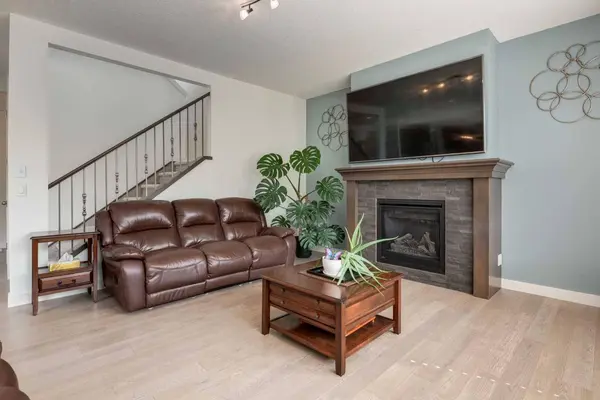 439 Canals BLVD SW, Airdrie, AB T4B 2N9