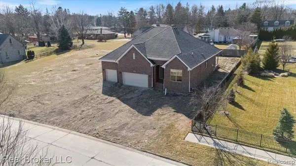 53983 STONYFORD Drive, New Baltimore, MI 48047