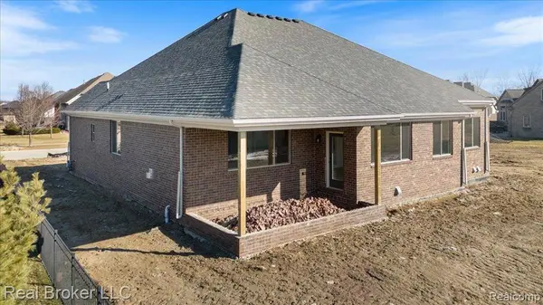 53983 STONYFORD Drive, New Baltimore, MI 48047