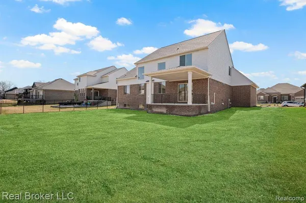 35689 WINDRIDGE Drive, New Baltimore, MI 48047