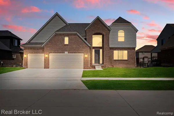 35689 WINDRIDGE Drive, New Baltimore, MI 48047