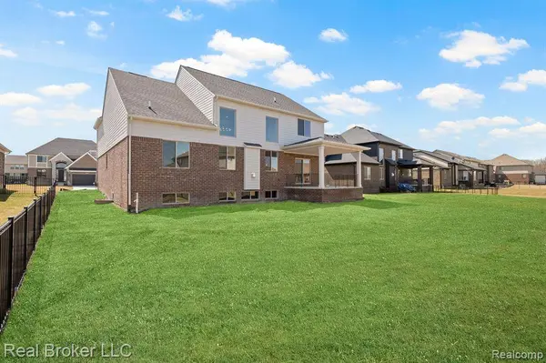 35689 WINDRIDGE Drive, New Baltimore, MI 48047