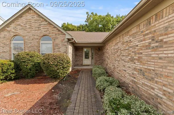 46526 Serenity Drive, Macomb Twp, MI 48044