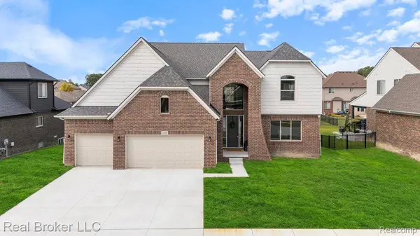 24599 BROOKSHIRE DR, Macomb, MI 48042