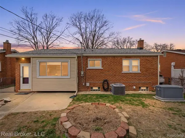 1584 Beaupre AVE, Madison Heights, MI 48071