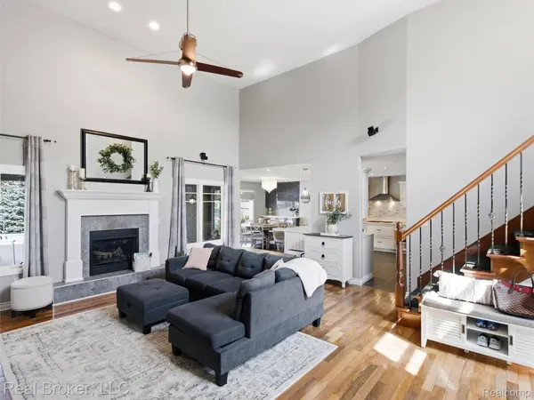 53397 Zachary DR, Chesterfield Township, MI 48047
