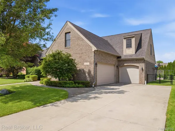53397 Zachary DR, Chesterfield Township, MI 48047