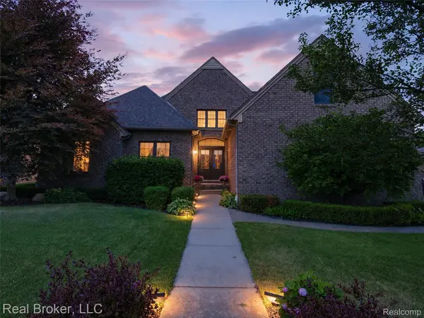 53397 Zachary DR, Chesterfield Township, MI 48047