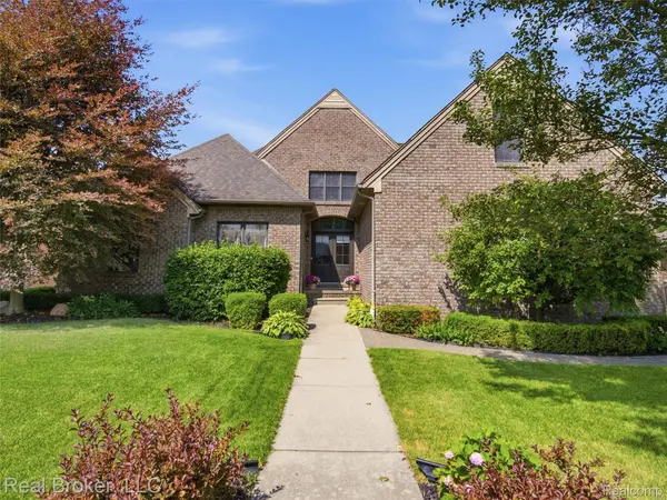 53397 Zachary DR, Chesterfield Township, MI 48047