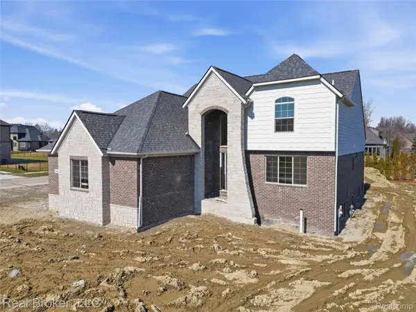35957 Windridge DR, New Baltimore, MI 48047