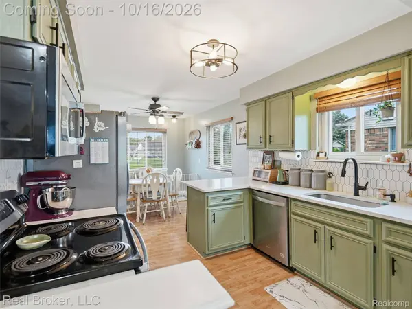 11587 Beaconsfield RD, Washington Township, MI 48094