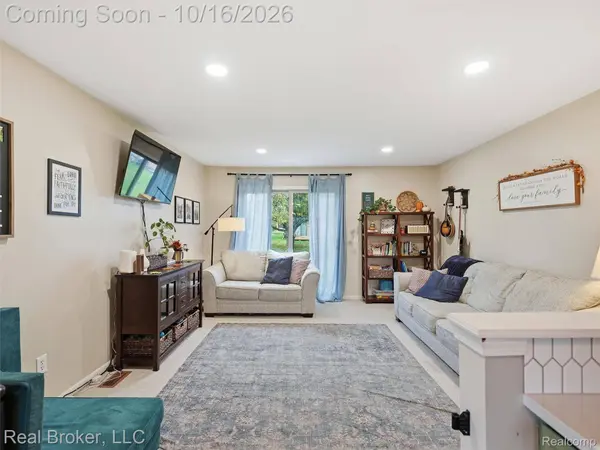 11587 Beaconsfield RD, Washington Township, MI 48094