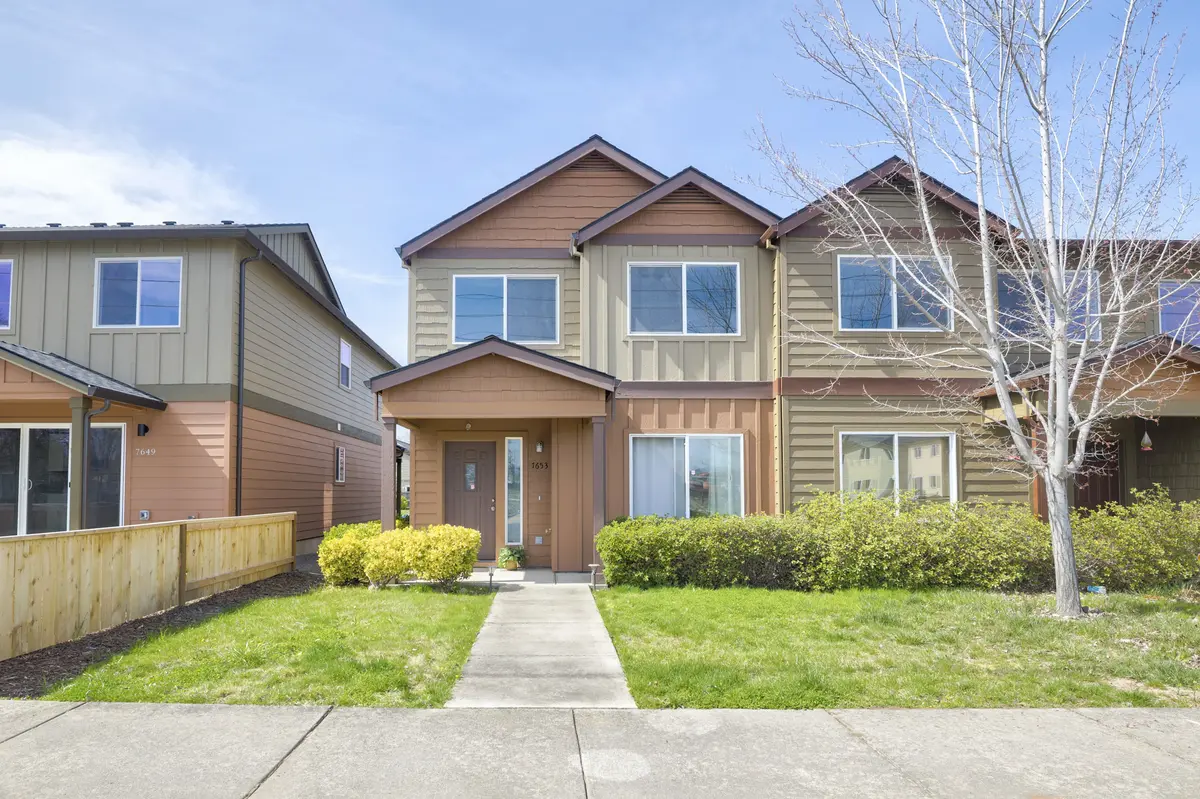 7653 24th St, White City, OR 97503-1401