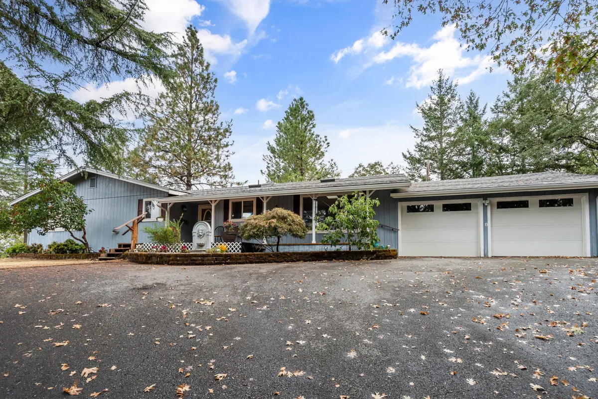 259 Tina Way, Grants Pass, OR 97526-7892