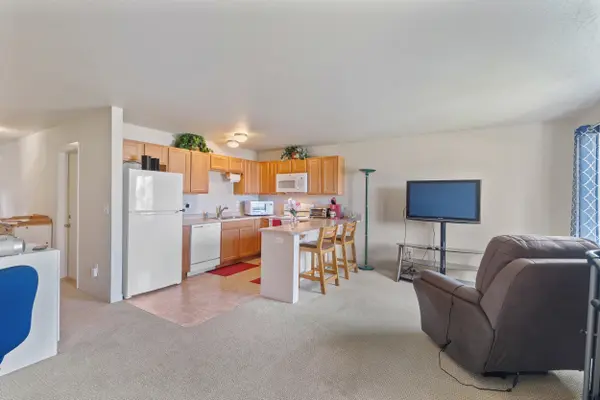 7653 24th St, White City, OR 97503-1401